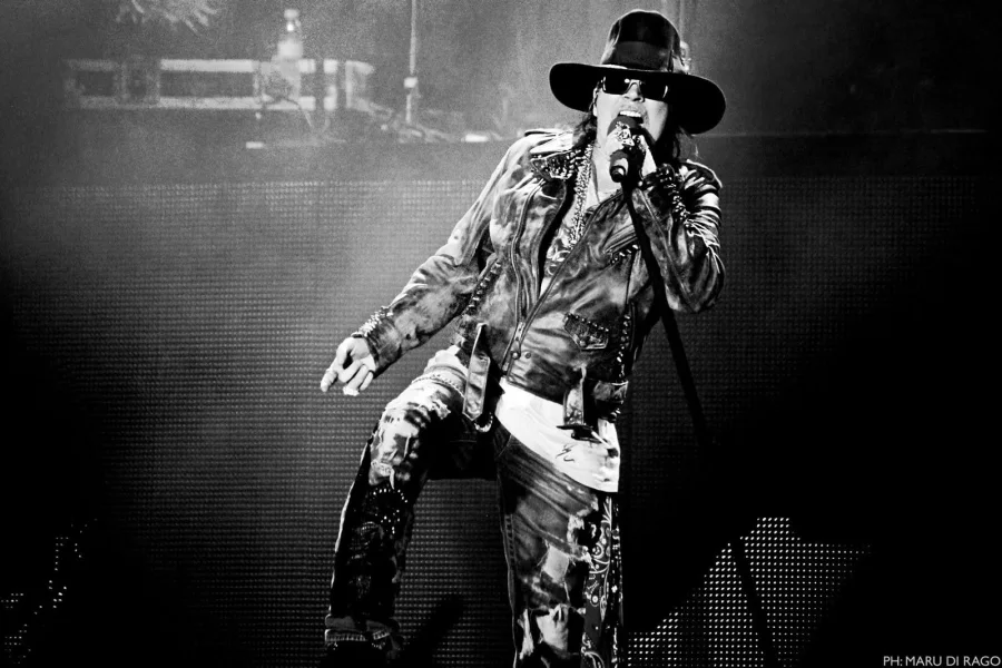 Axl Rose cantando en vivo con Guns N' Roses, foto de Maru di Rago