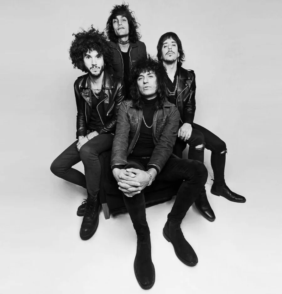 Foto de estudio de la banda Fantasmagoria, foto de Maru di Rago